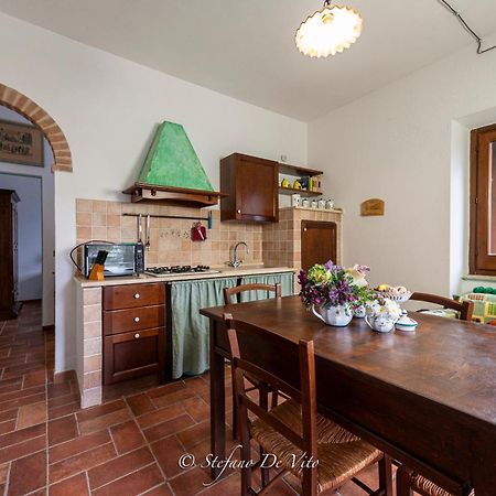 Il Borgo Del Lupo Villa Sarteano Bagian luar foto