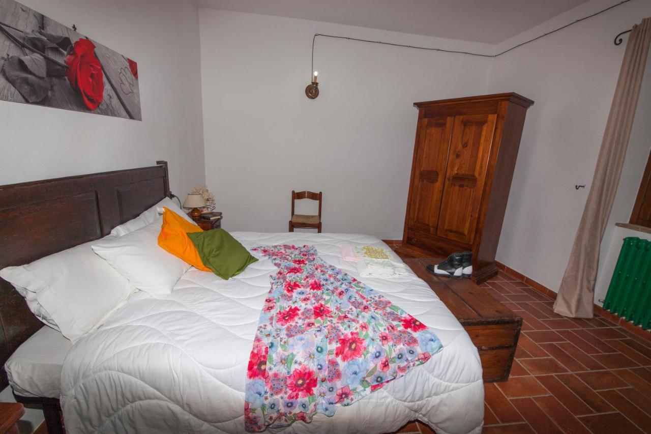 Il Borgo Del Lupo Villa Sarteano Bagian luar foto